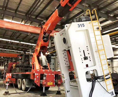 烟台莱山附近随车吊出租，轻松解决运输难题